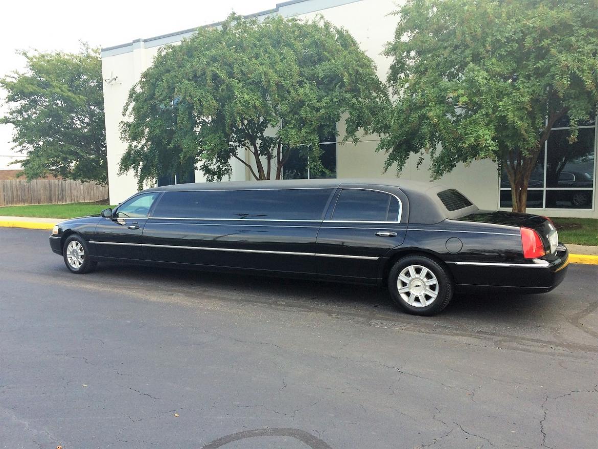 Photo of Limousine for sale: 2007 Lincoln Town Car 120" by Tiffany