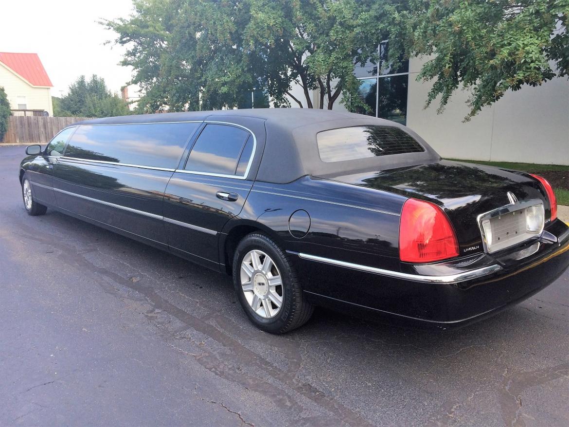 Photo of Limousine for sale: 2007 Lincoln Town Car 120" by Tiffany