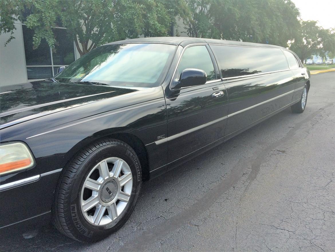 Photo of Limousine for sale: 2007 Lincoln Town Car 120" by Tiffany