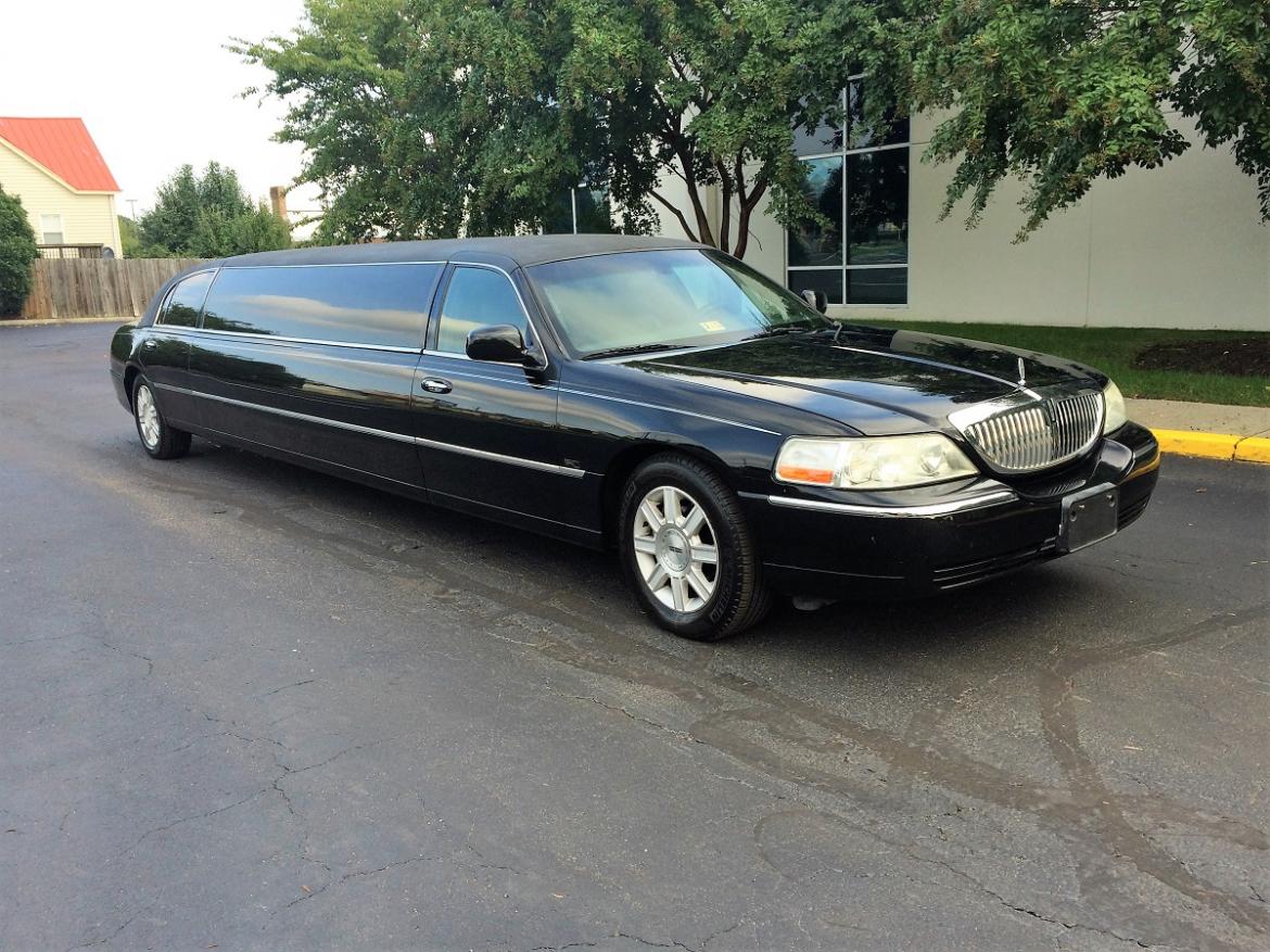 Photo of Limousine for sale: 2007 Lincoln Town Car 120" by Tiffany
