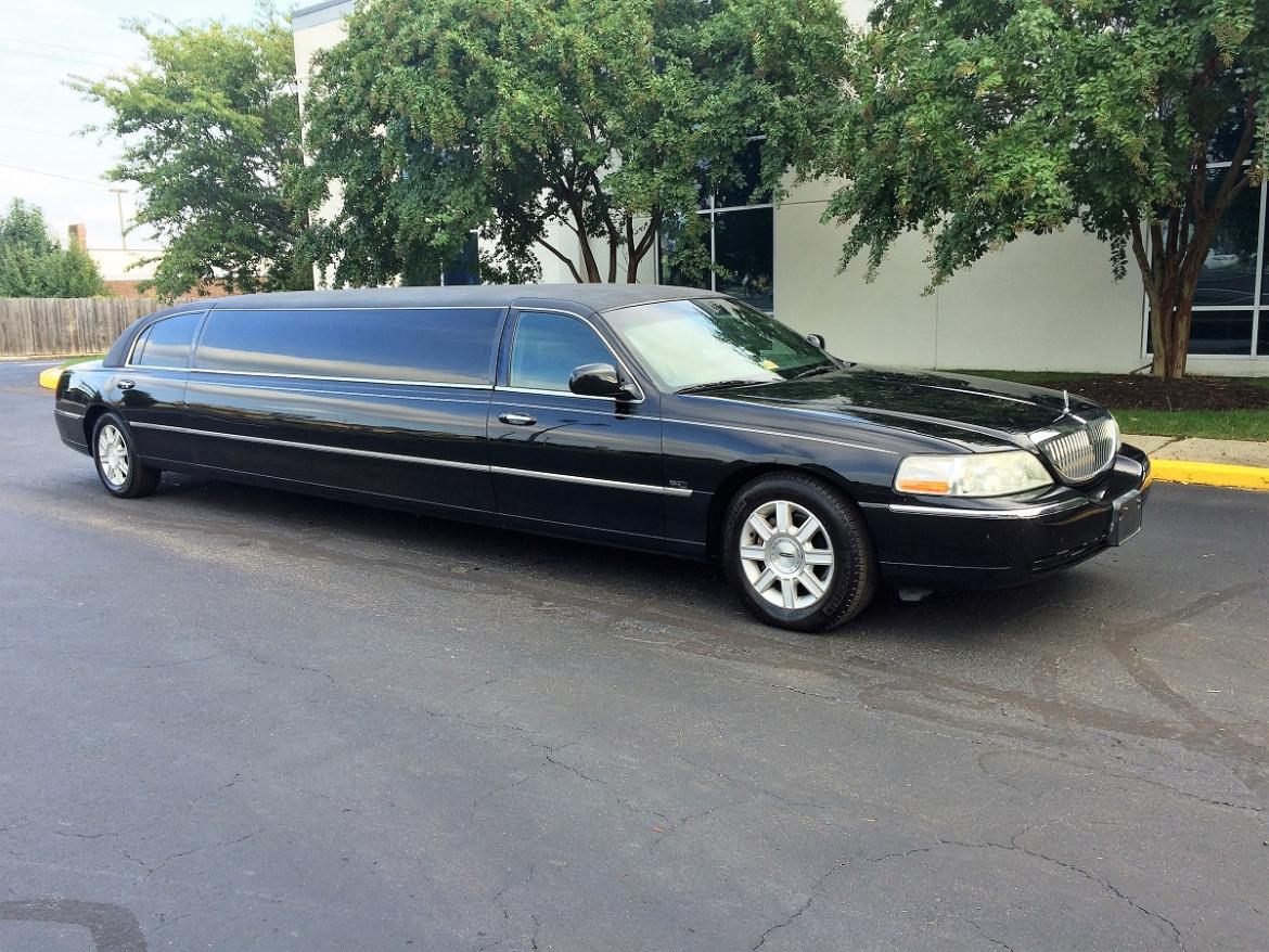 Photo of Limousine for sale: 2007 Lincoln Town Car 120" by Tiffany