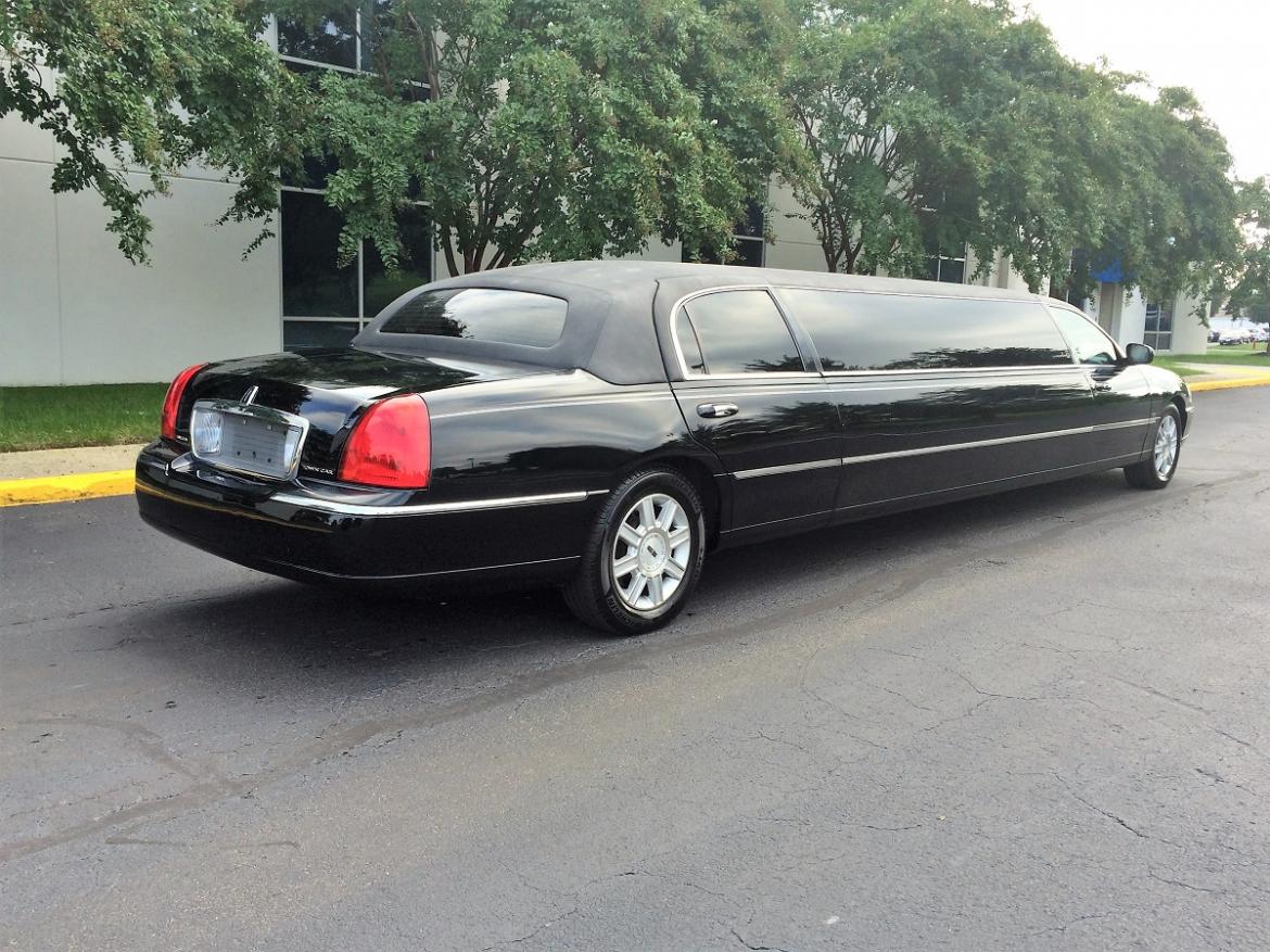 Photo of Limousine for sale: 2007 Lincoln Town Car 120" by Tiffany