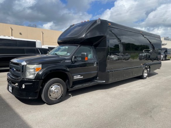 2015 Ford F550 Limo Bus for Sale in Austin, TX - Photo 2
