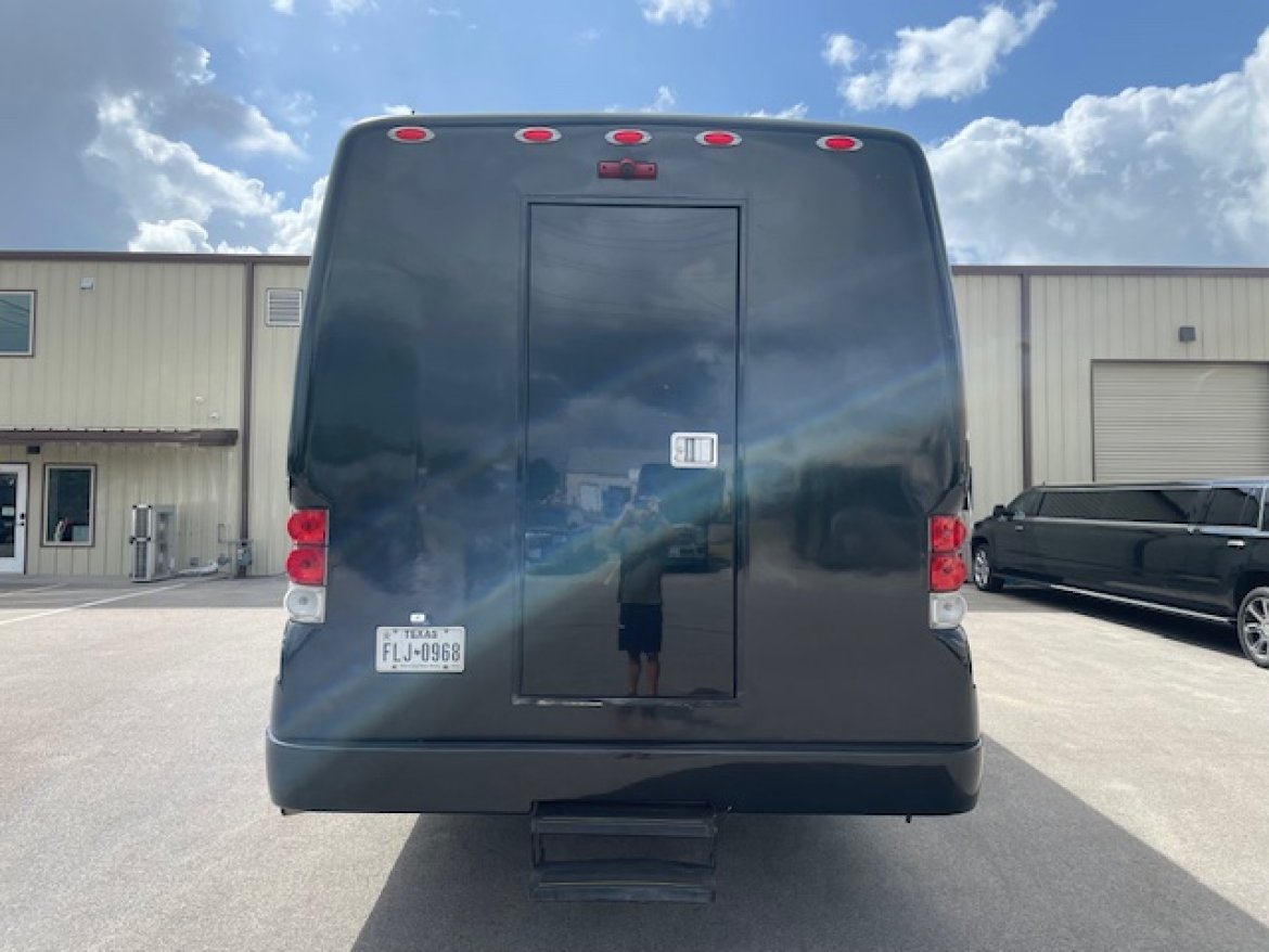 Limo Bus for Sale in Austin, TX - Photo 6