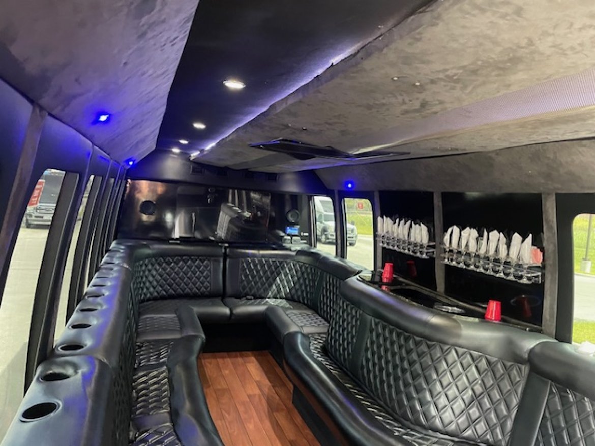 Limo Bus for Sale in Austin, TX - Photo 13