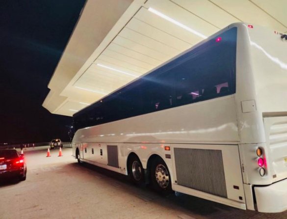 2001 Van Hool C2045 Shuttle Bus for Sale in Orlando, FL - Photo 3