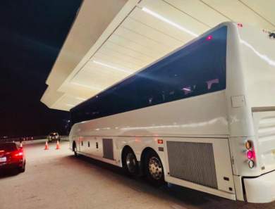 2001 Van Hool C2045 Shuttle Bus for Sale in Orlando, Florida, US - Photo 3