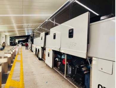 2001 Van Hool C2045 Shuttle Bus for Sale in Orlando, Florida, US - Photo 4