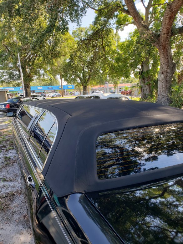 2011 Black Krystal Lincoln Town Car Limousine 5th Door