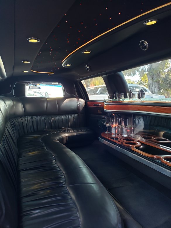 2011 Black Krystal Lincoln Town Car Limousine 5th Door