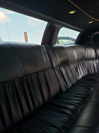 2011 Black Krystal Lincoln Town Car Limousine 5th Door