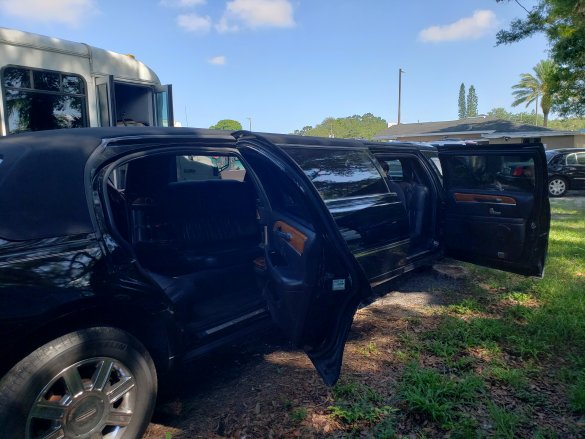 2011 Black Krystal Lincoln Town Car Limousine 5th Door