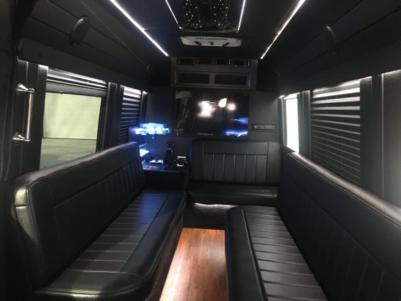 2014 Freightliner 2500 Sprinter for Sale in Indianapolis, IN - Photo 2