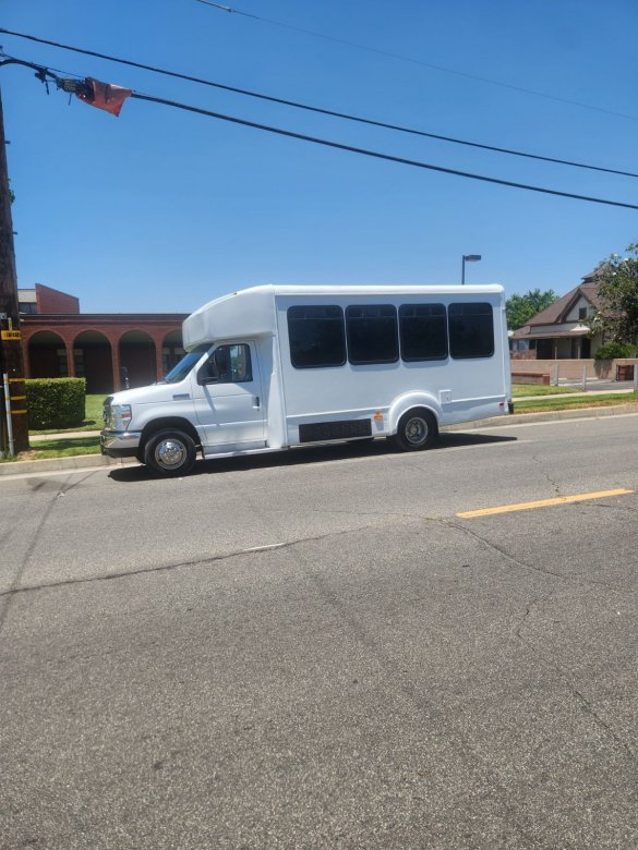 2016 Ford E450 Limo Bus