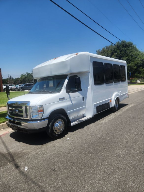 2016 Ford E450 Limo Bus