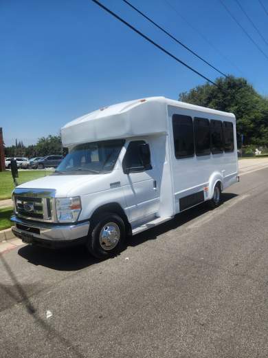 2016 Ford E450 Limo Bus