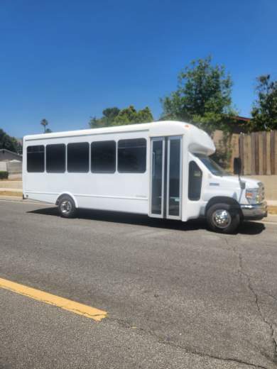 2013 Ford E450 Limo Bus