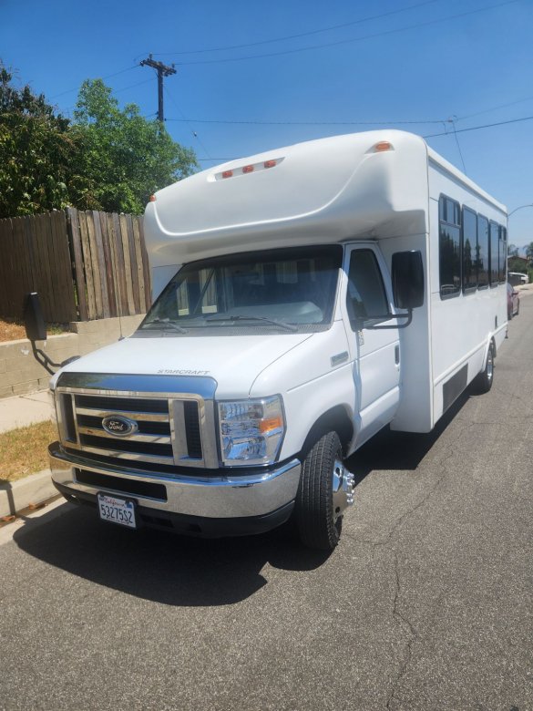 2013 Ford E450 Limo Bus