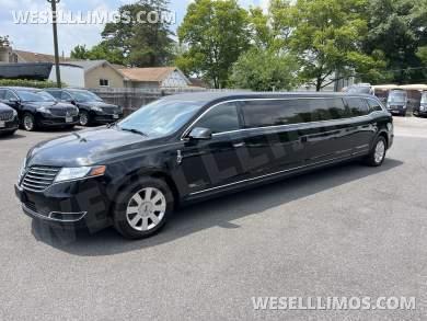 2018 Lincoln MKT Limousine for Sale in Pasadena, MD - Photo 2