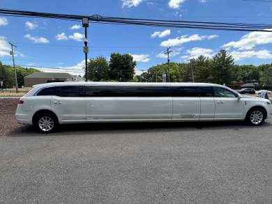 2019 Pinnacle Limousine Mfg. Lincoln MKT 180 Limousine