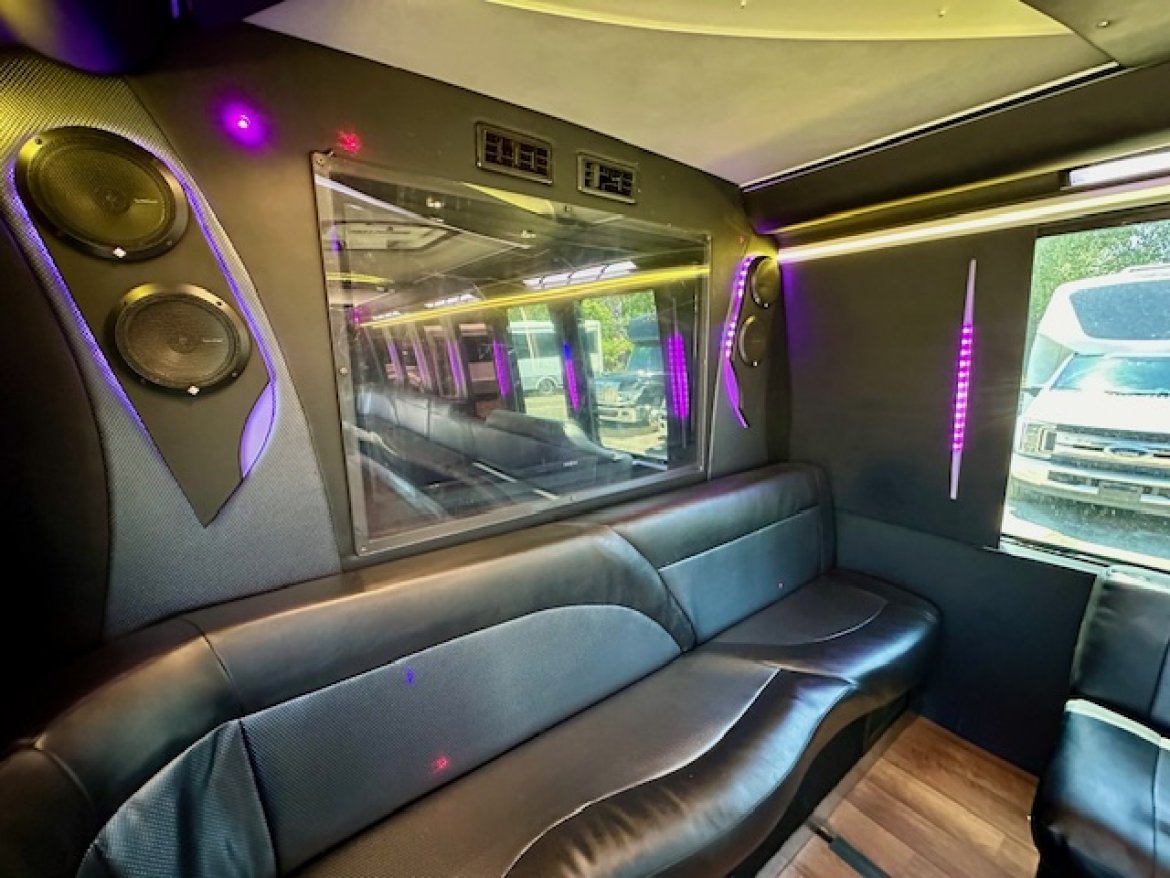 Limo Bus for Sale in Erie, PA - Photo 9