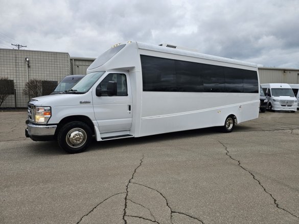 2018 Ford E-450 Shuttle Bus for Sale in Erie, PA - Photo 2