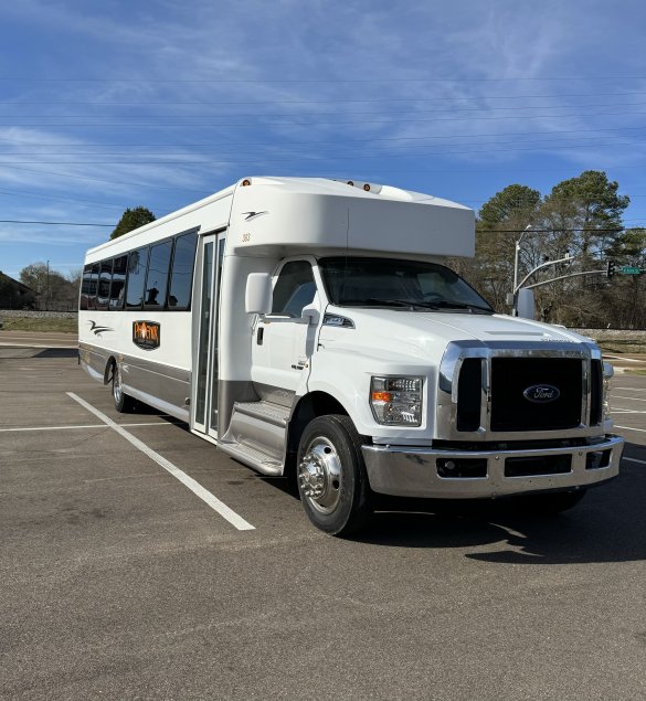 2018 Starcraft Ford F650 Shuttle Bus