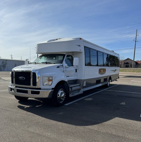 2018 Starcraft Ford F650 Shuttle Bus