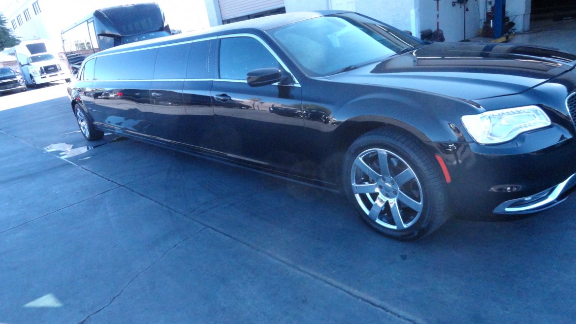 Limousine for sale: 2018 Chrysler 300 120&quot;