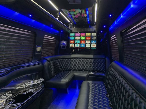 2015 Grech Motors Mercedes-Benz 3500 Sprinter Limo (Reupholstered and Refinished)