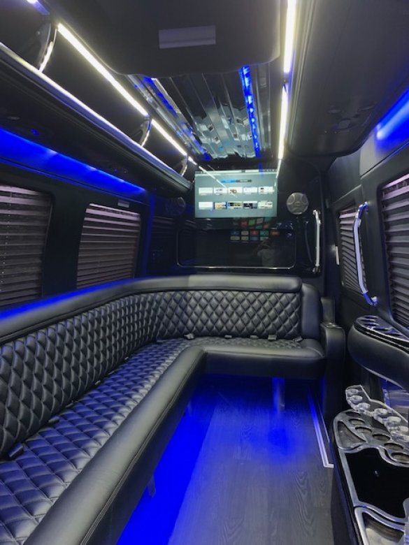 2015 Grech Motors Mercedes-Benz 3500 Sprinter Limo (Reupholstered and Refinished)