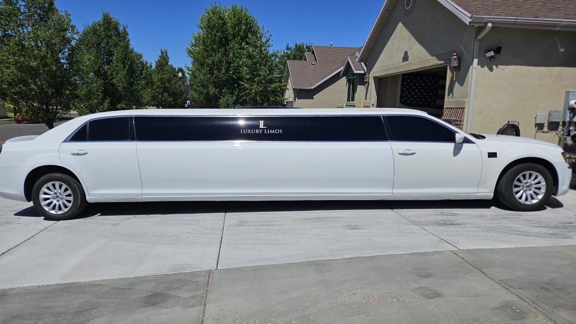 Limousine for sale: 2013 Chrysler 300 140&quot; by Presidential