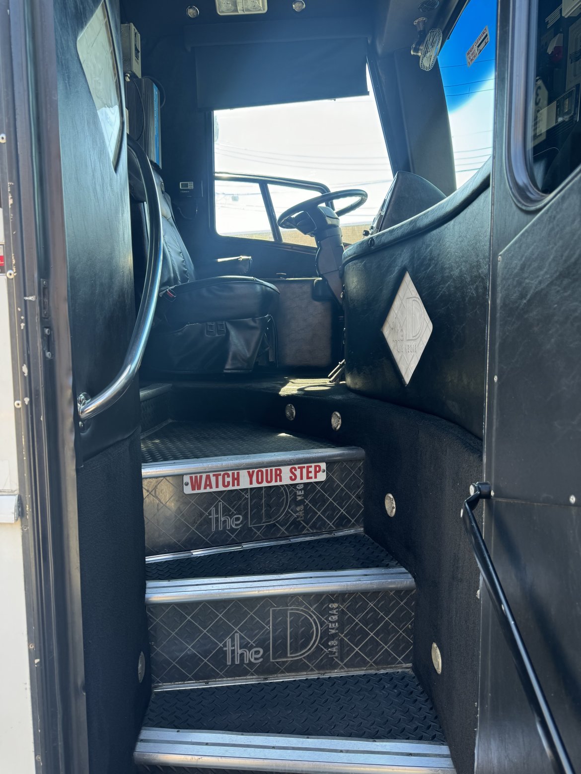 Limo Bus for Sale in Oceanside, NY - Photo 7