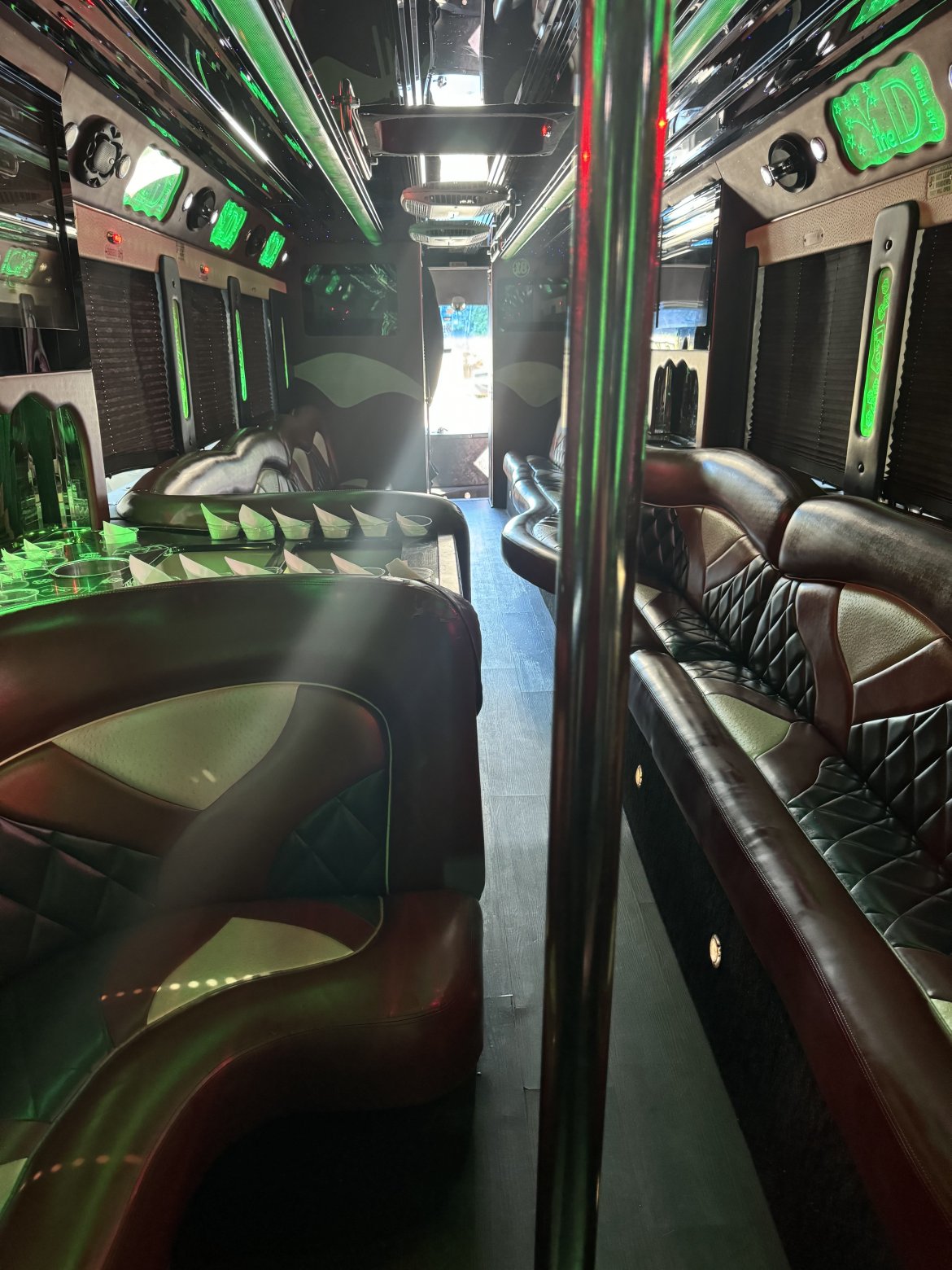 Limo Bus for Sale in Oceanside, NY - Photo 9