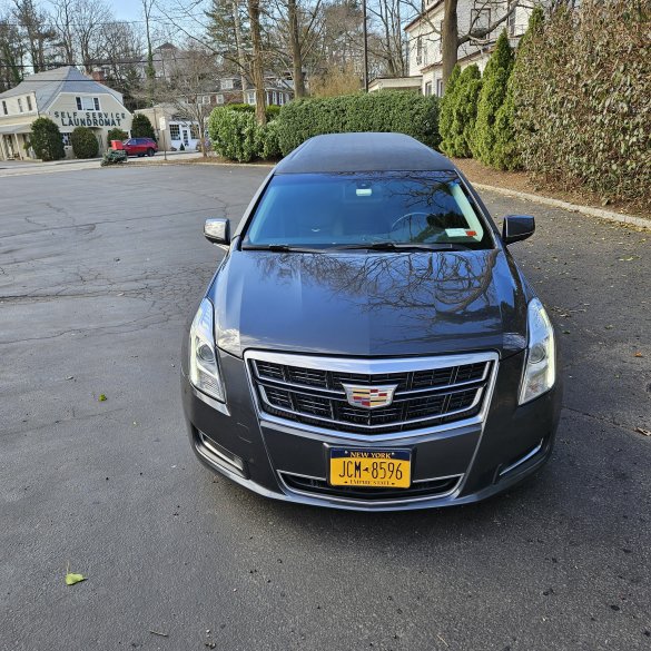 2017 Cadillac XTS Limousine for Sale in Northport, NY - Photo 2