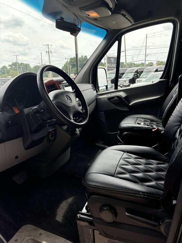 2014 Executive Coach Builders Mercedes-Benz 3500 Sprinter