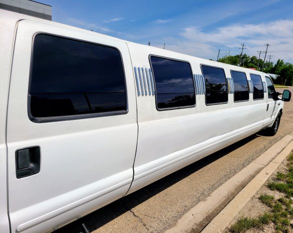 2004 Ford Excursion XLT Limousine