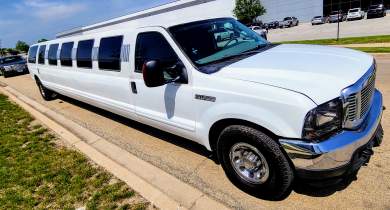 2004 Ford Excursion XLT Limousine