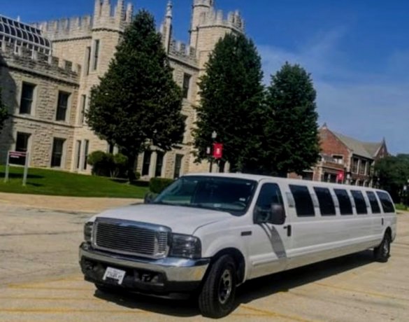 2004 Ford Excursion XLT Limousine