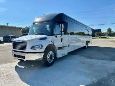 2017 Freightliner M2 106 Shuttle Bus for Sale in Erie, Pennsylvania, US - Photo 3