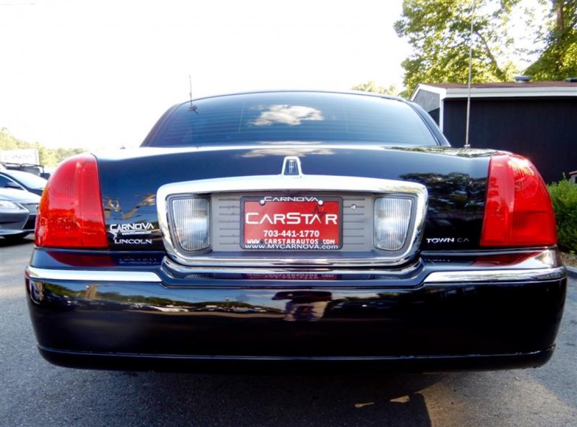 Photo of Limousine for sale: 2006 Lincoln TOWN CAR
