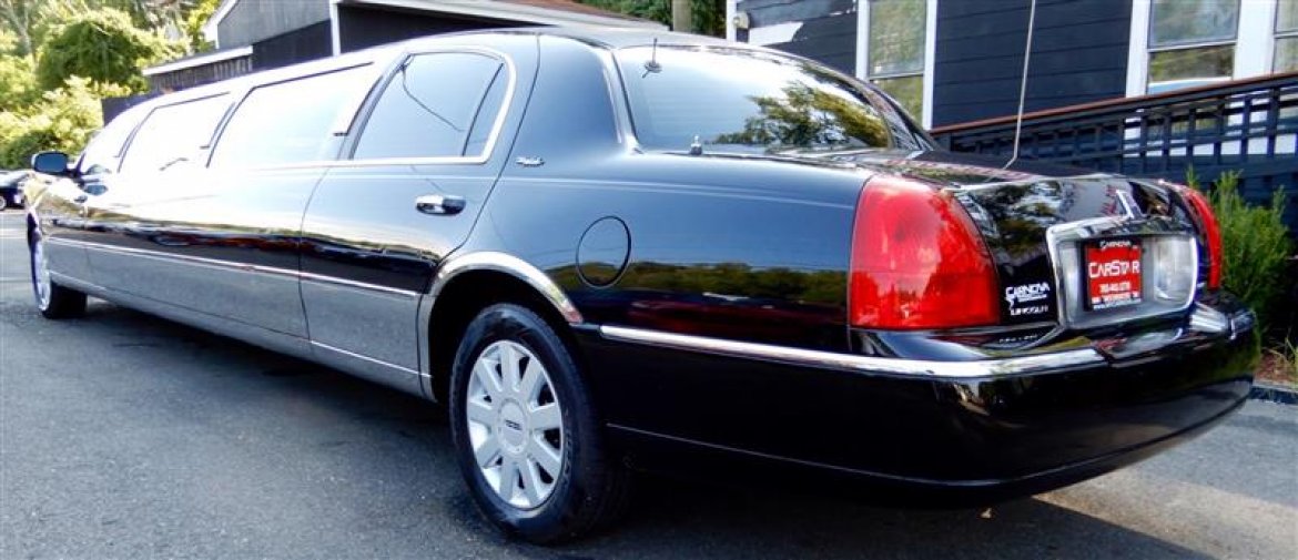 Photo of Limousine for sale: 2006 Lincoln TOWN CAR