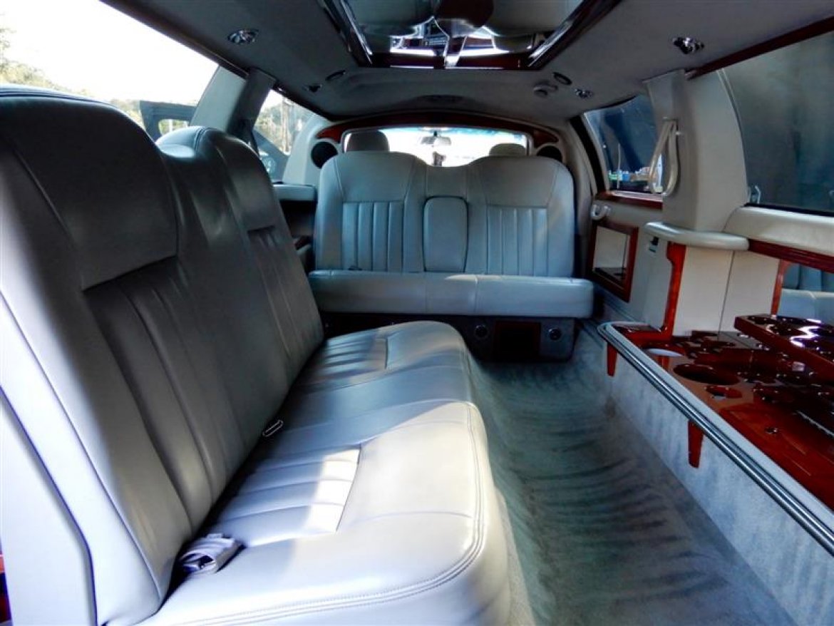 Photo of Limousine for sale: 2006 Lincoln TOWN CAR