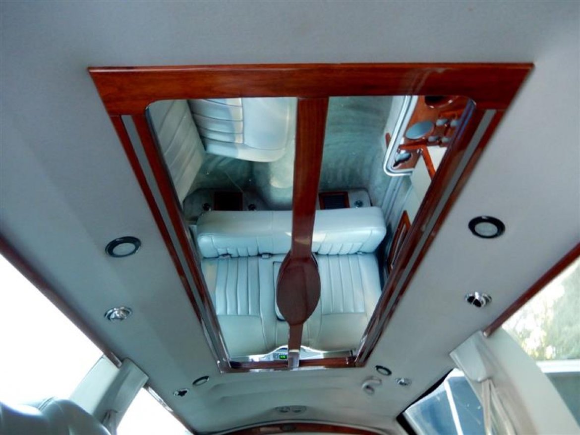 Photo of Limousine for sale: 2006 Lincoln TOWN CAR