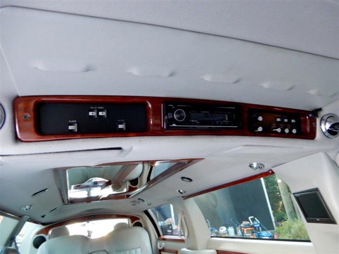 Photo of Limousine for sale: 2006 Lincoln TOWN CAR