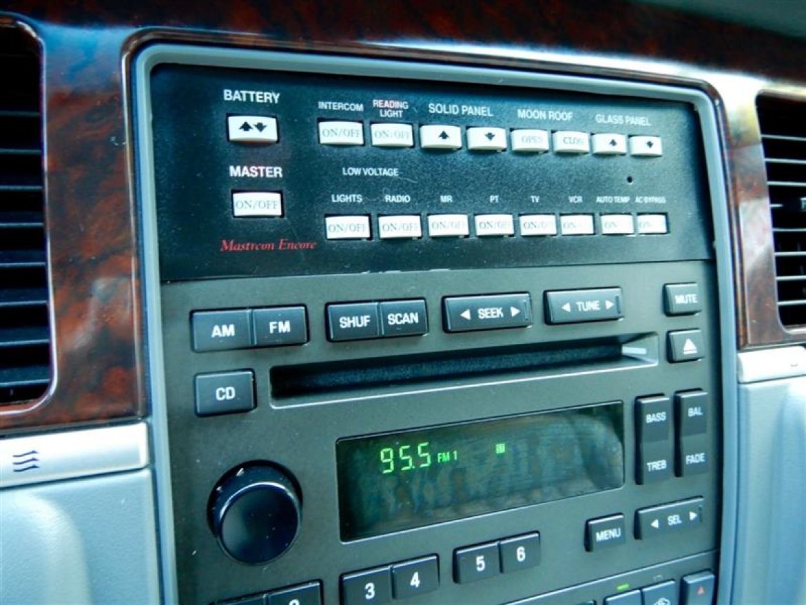 Photo of Limousine for sale: 2006 Lincoln TOWN CAR