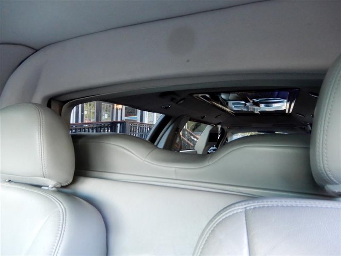 Photo of Limousine for sale: 2006 Lincoln TOWN CAR