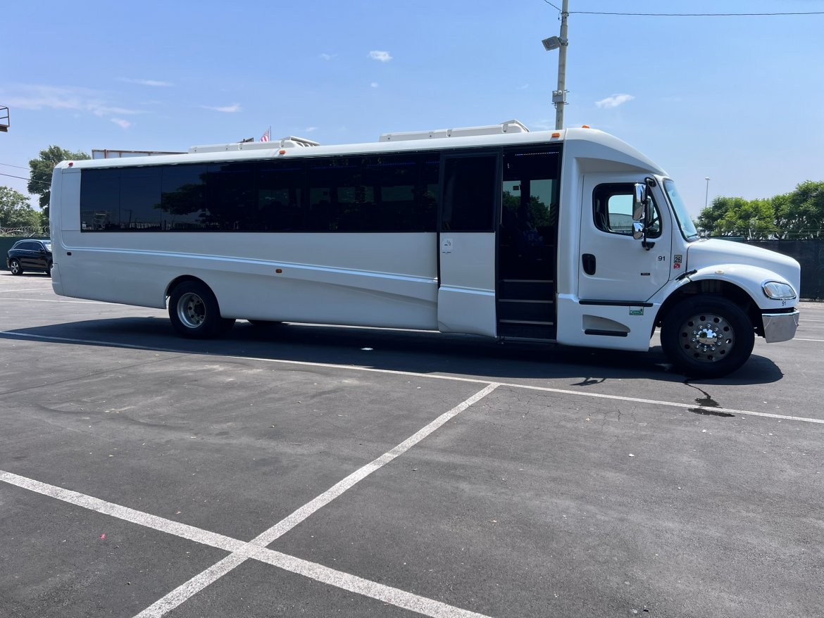Executive Shuttle for Sale in Anaheim, CA - Photo 16