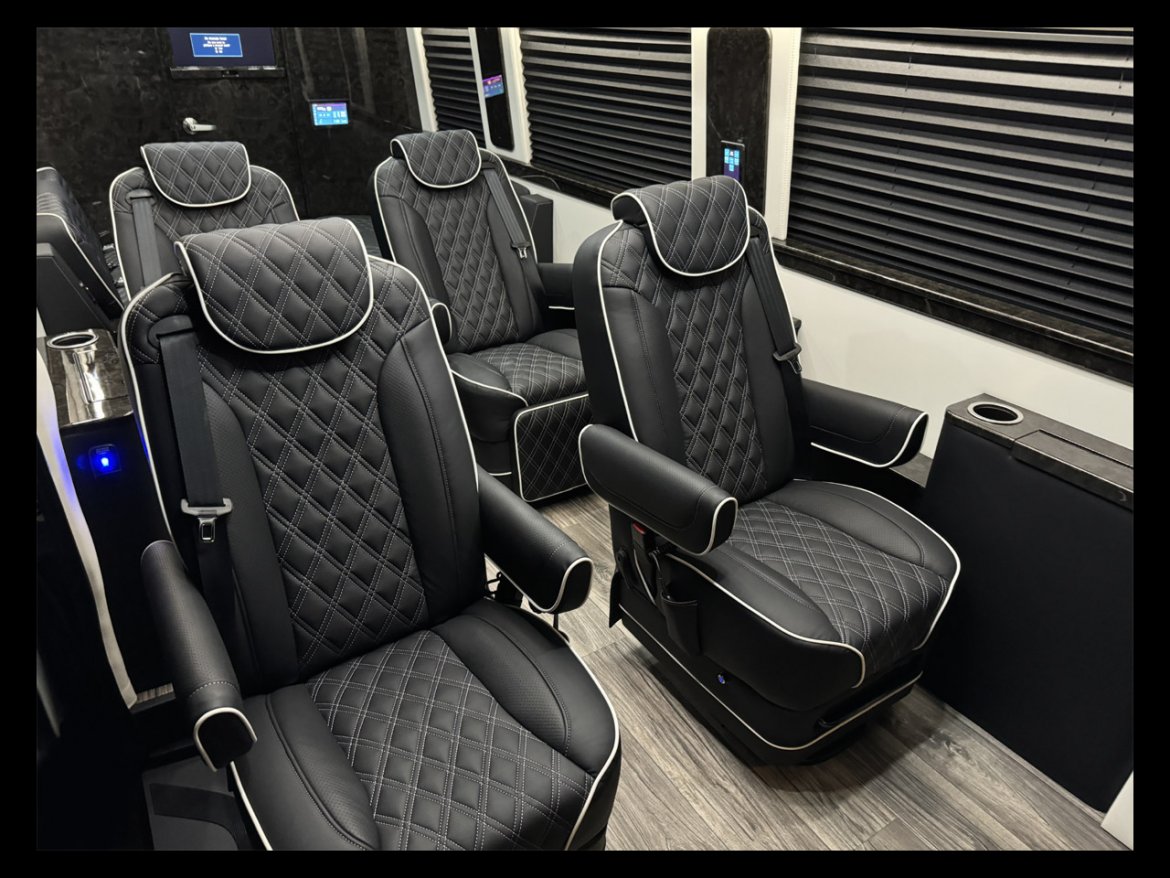 2025 AWD Eco Revolution Auto Elite Mercedes-Benz Sprinter - Photo 3