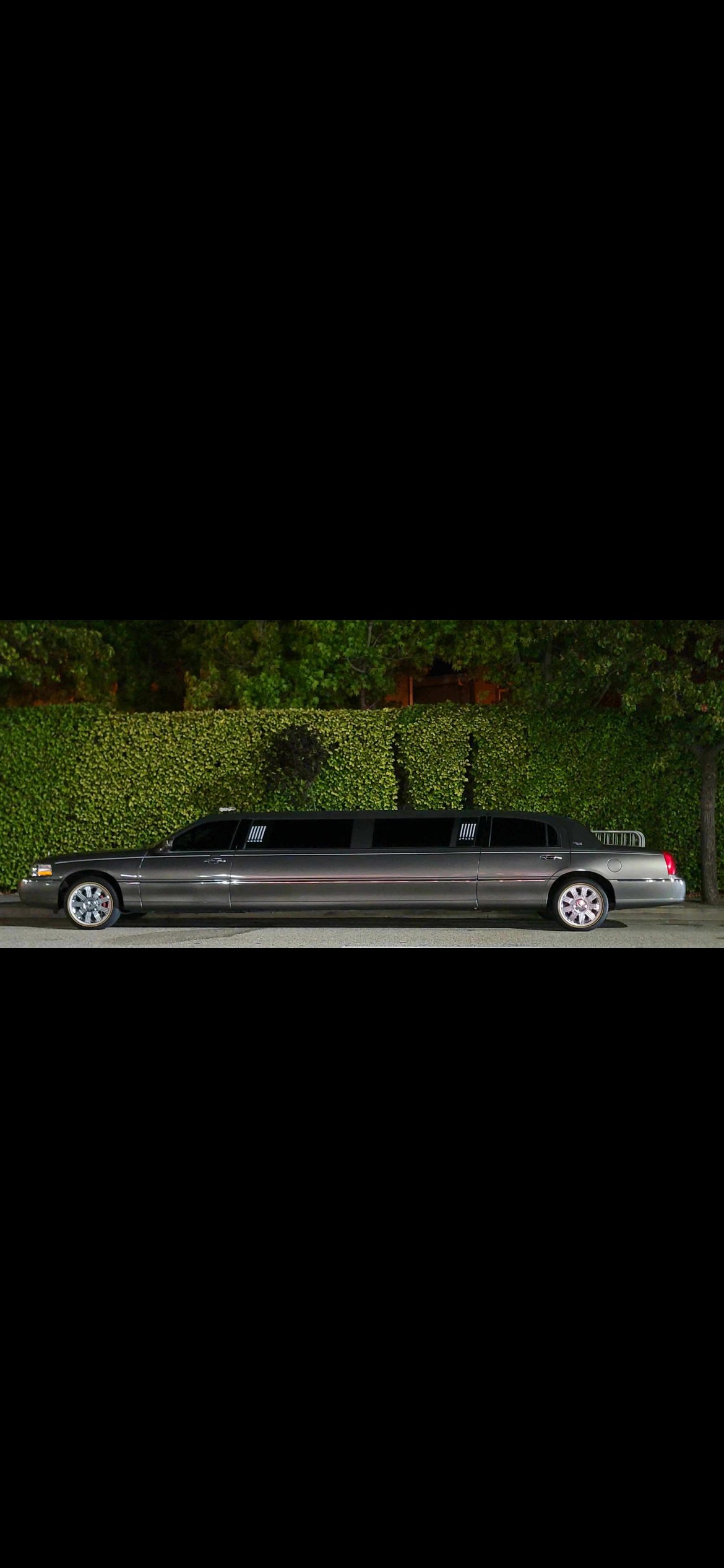 Limousine for sale: 2005 Lincoln 120 5th door 120&quot; by Krystal Coach